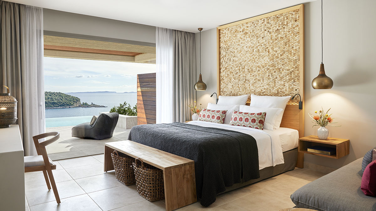 Twin / Double Deluxe Sea View Swim Up